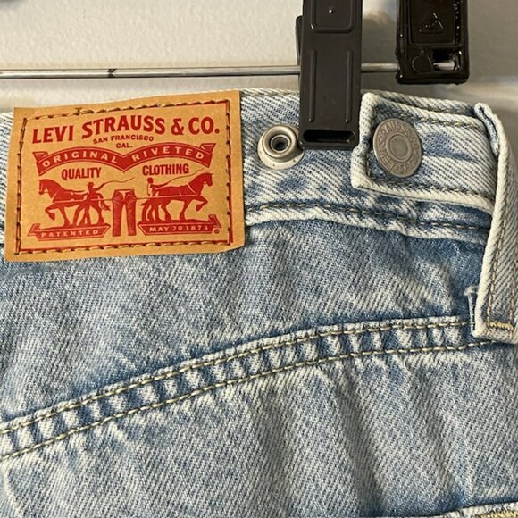 Levi's Light Blue Women's Cinch Baggy Jeans - Picture 7 of 10